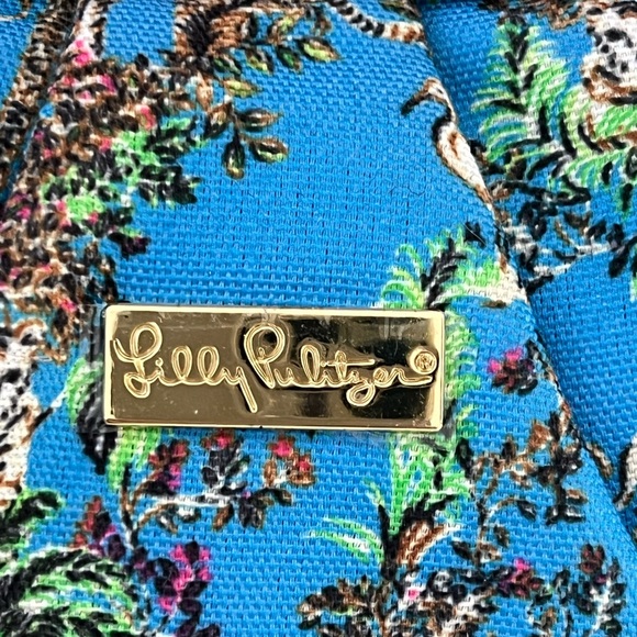 Lilly Pulitzer Bermuda clutch | Blue Thistle Tiger Queen print | Wooden Handle - Picture 7 of 7